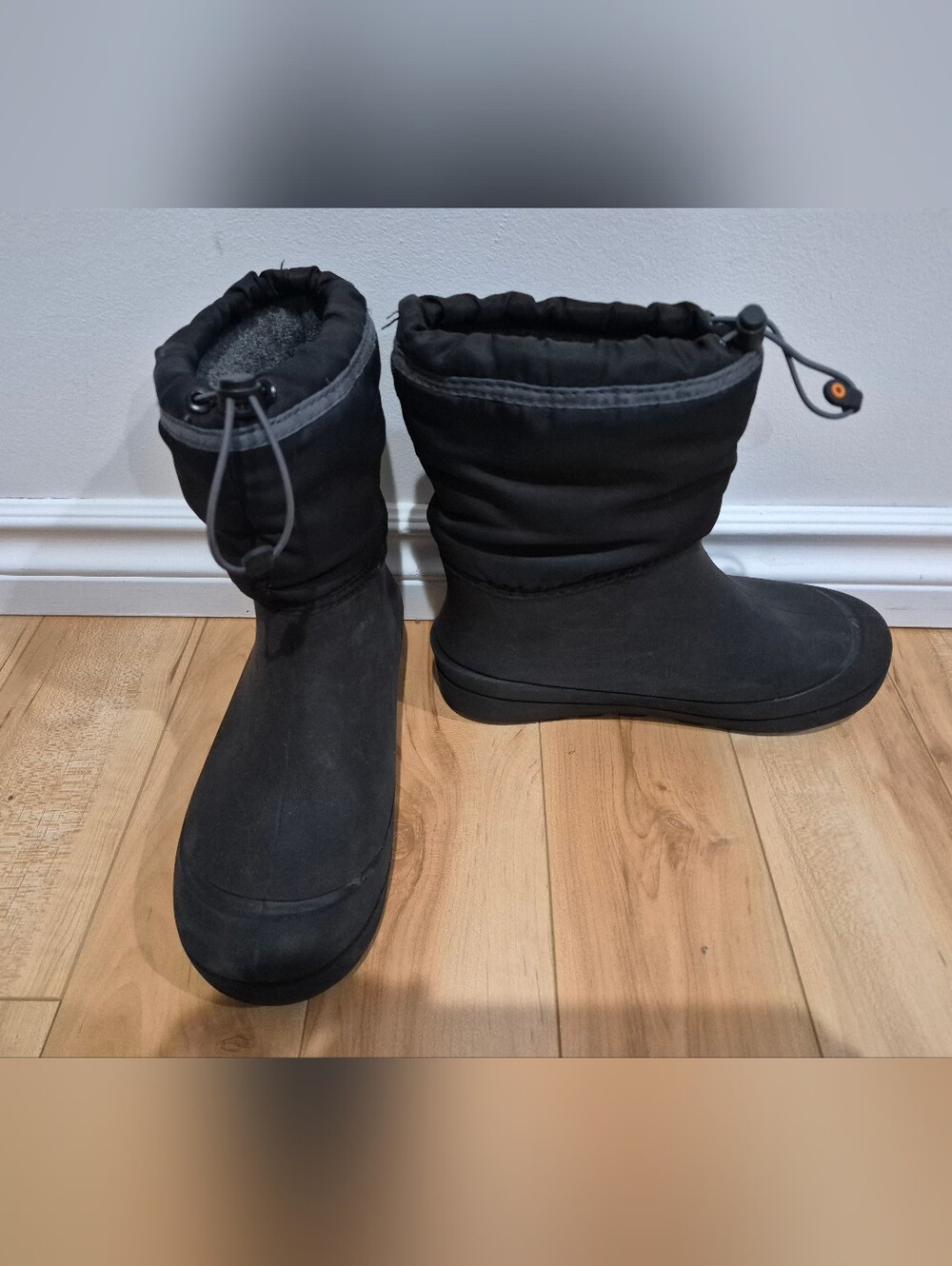 Bogs youth size 6 winter boots